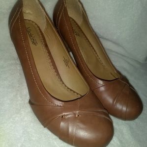 Light brown pumps